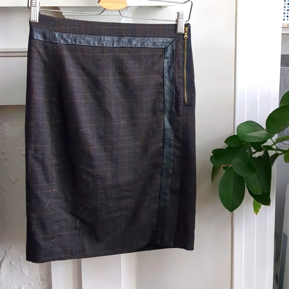 Club Monaco tweed skirt